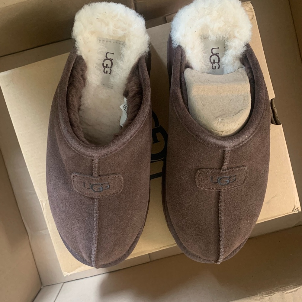 UGG Disquette NIB size 7